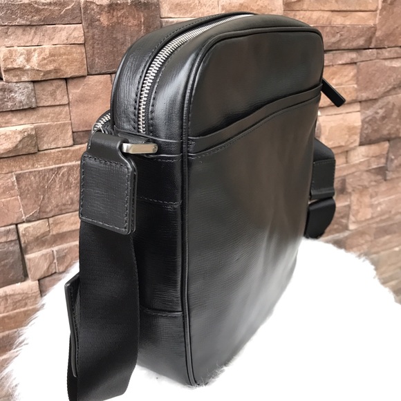 Michael Kors Men’s Messenger Bag - Picture 3 of 5